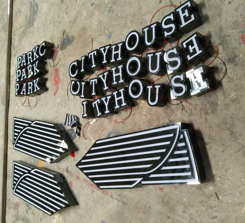 成都黑钛不锈钢发光字及标识--city house